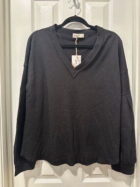Women’s Black V-Neck Lightweight Top